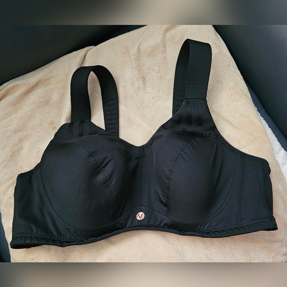 Women's Plus Size LIVI Maximum Support Underwire Sports Bra. Size 44C.